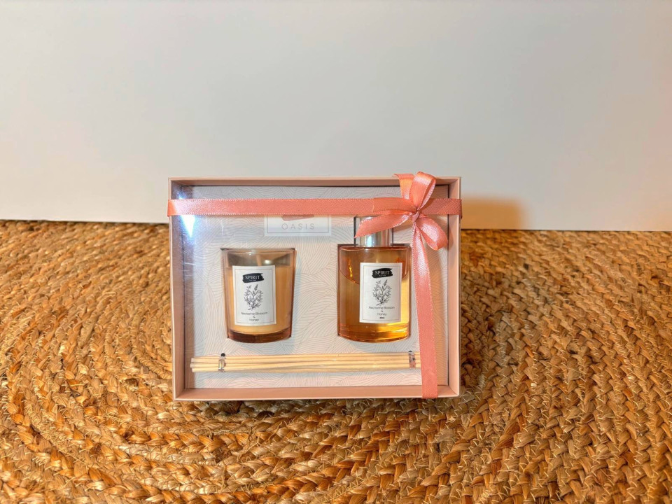 סט מפיץ ריח ונר